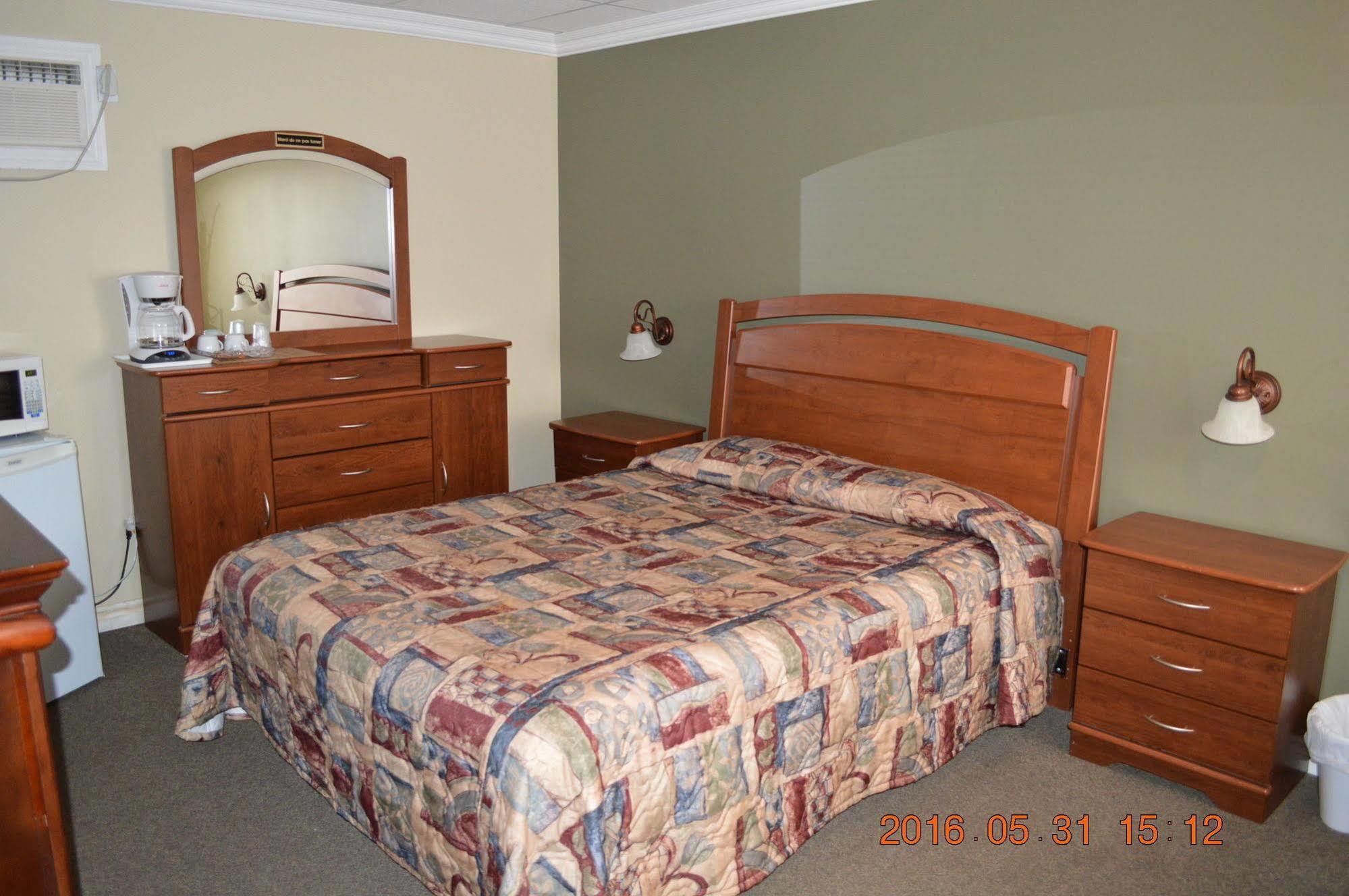 Motel-Auberge Helene Victoriaville Zewnętrze zdjęcie