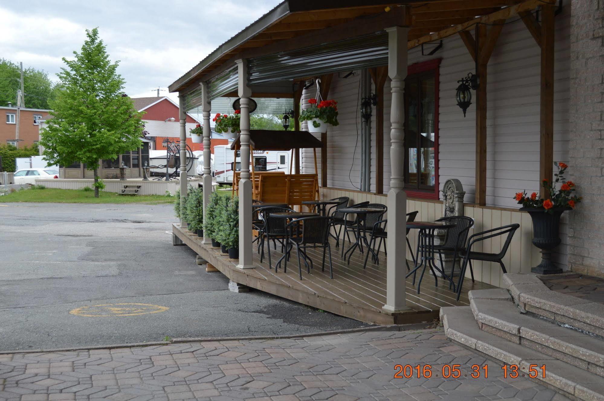 Motel-Auberge Helene Victoriaville Zewnętrze zdjęcie